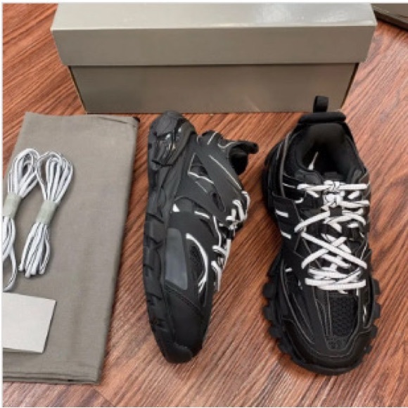 balenciaga tracks - Picture 1 of 4
